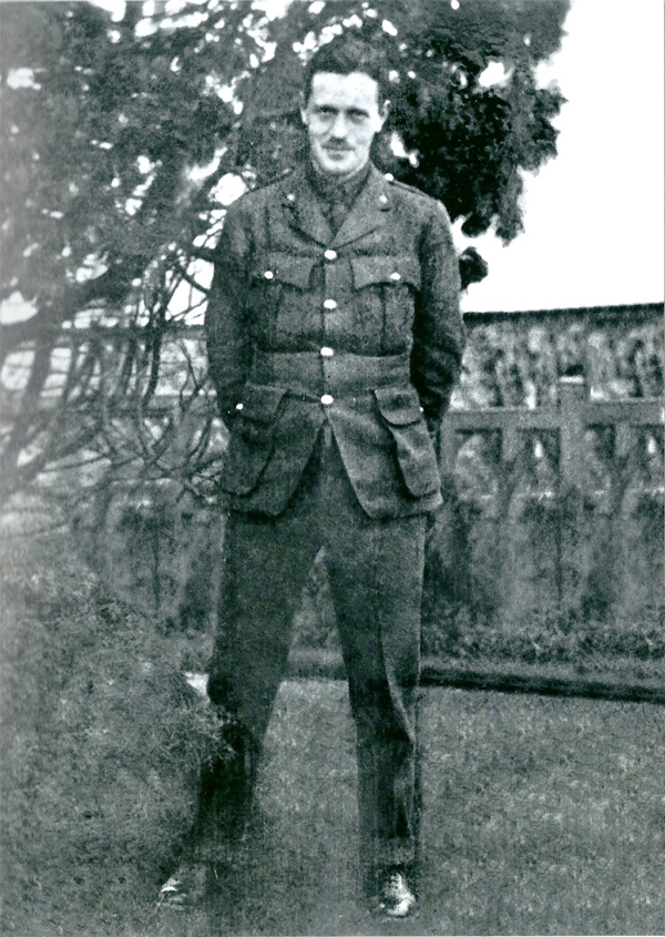 Informal photograph of Charles W Yule in subaltern's uniform, circa 1915, courtesy of Fiona Gregg-Smith